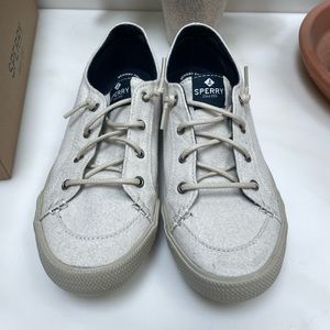 Like New! Sperry Top-Sider slip on Boat Shoes Cream Sz 8.5